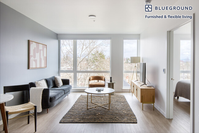 Building Photo - 2401 S Jackson St Rental