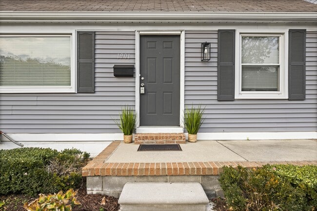 Photo - 1901 Haynes St