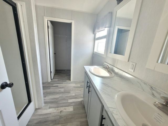 Photo - 4000 24th St N