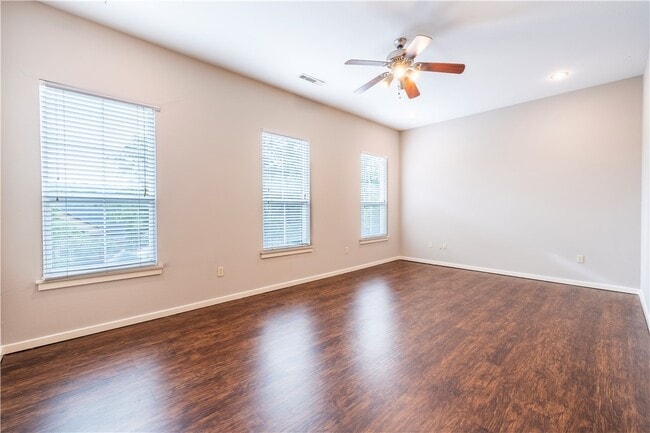 Photo - 40 E Maple St Unit 3