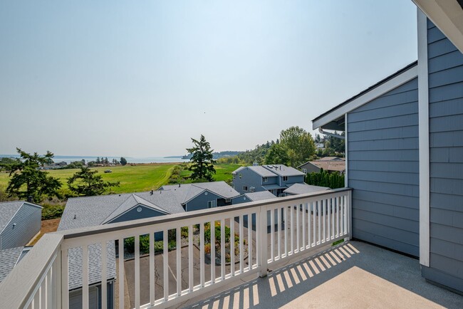 Building Photo - 2 Bed 2 Bath Apartment with a View