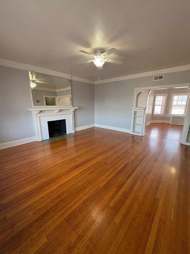 Building Photo - 307 S 39th St Unit #9