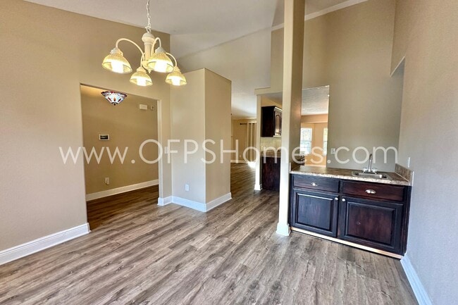 Photo - 653 Territory Ln