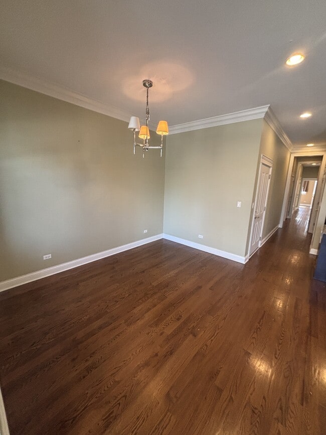 Photo - 212 N Halsted St
