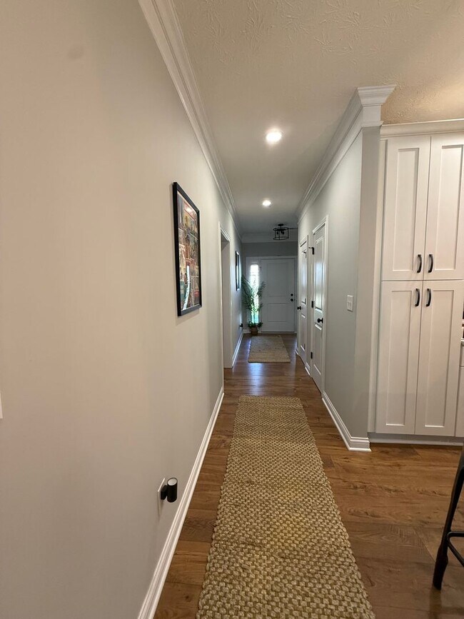 Photo - 128 Aiden Ln