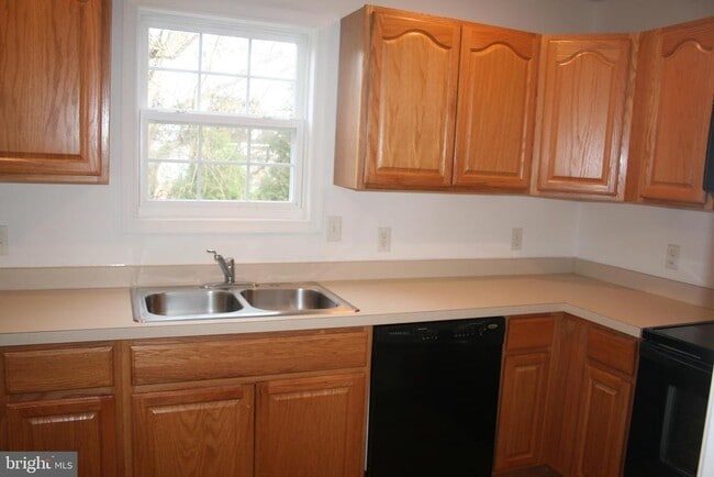 Photo - 67 Downey Oak Cir