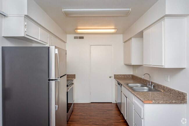 3BR, 2BA - 1,136SF - Kitchen