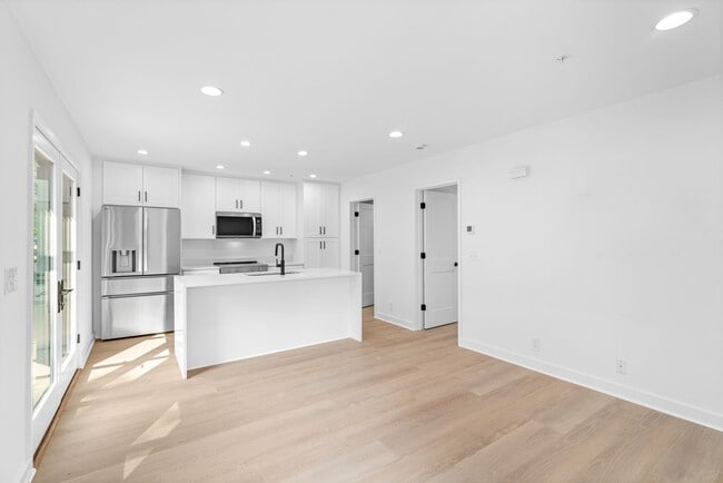 Photo - 1411 Chesapeake St Unit 1411-B