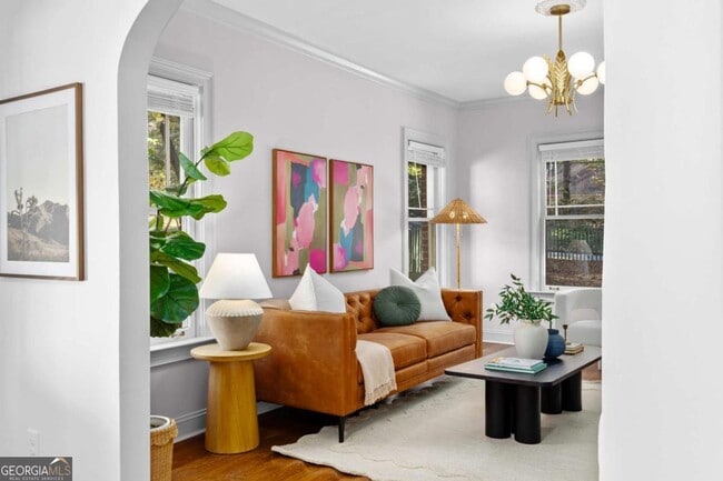 Photo - 987 Alloway Pl SE