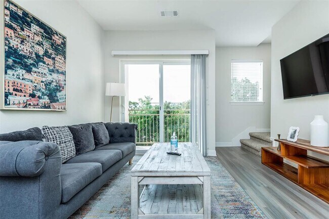 Photo - 1201 W Whitestone Blvd Unit C-103