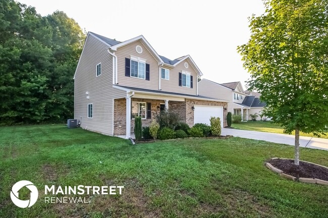 Photo - 305 Walnut Crossing Dr