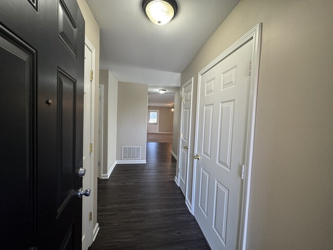 Photo - 708 Chatham Ct