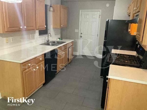 Photo - 2522 Halcyon Way