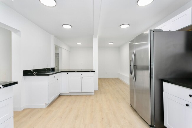Photo - 430 Birch St Unit 3