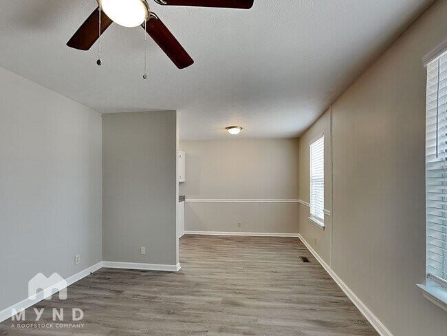 Photo - 305 Burlwood Ct