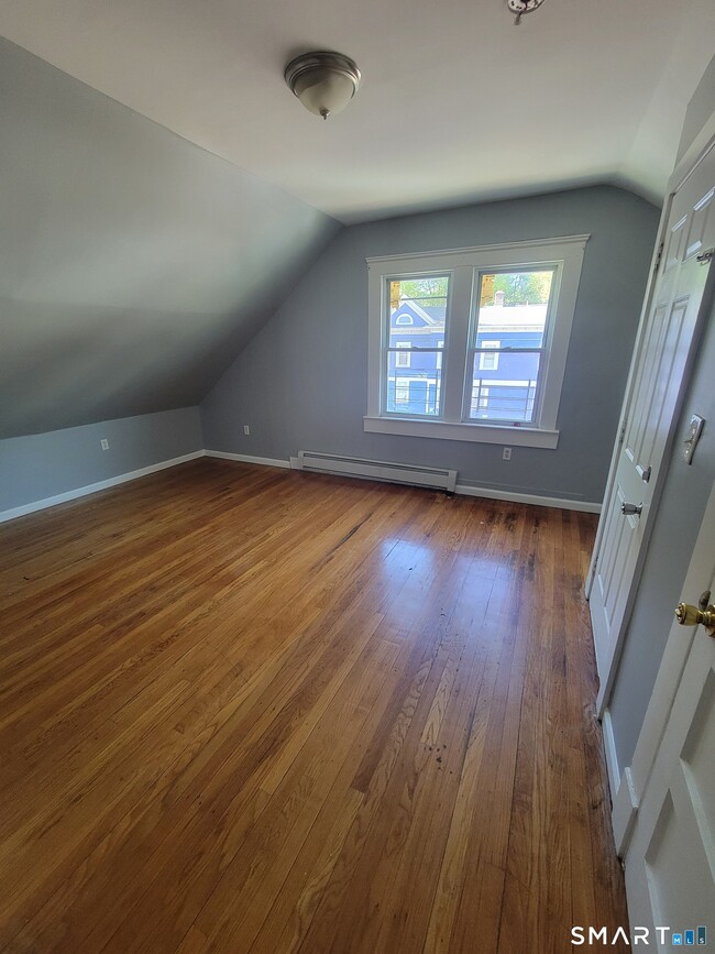 260 Pine St Unit 3