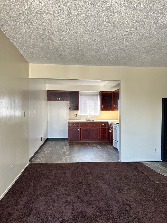 1622 W 81st St, Los Angeles, CA 90047