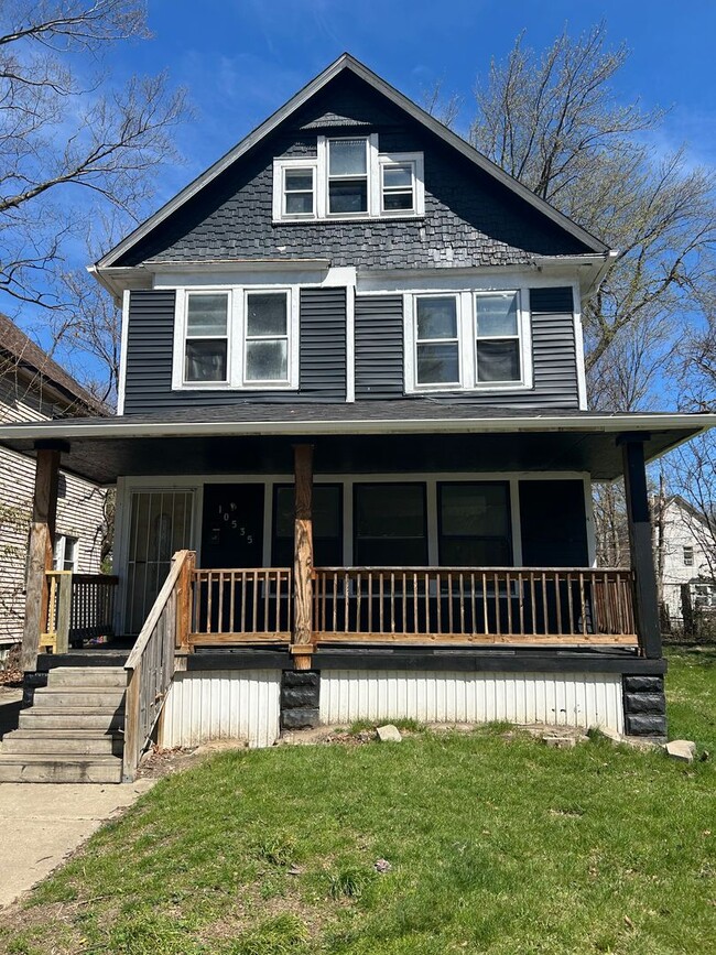 Building Photo - Section 8 Accepted! Spacious newly renovat... Rental