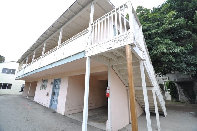 Building Photo - 314 W Mission St