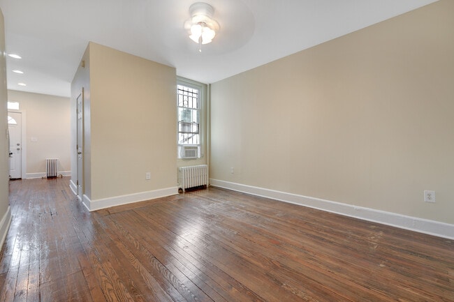 Photo - 618 Columbia Rd NW