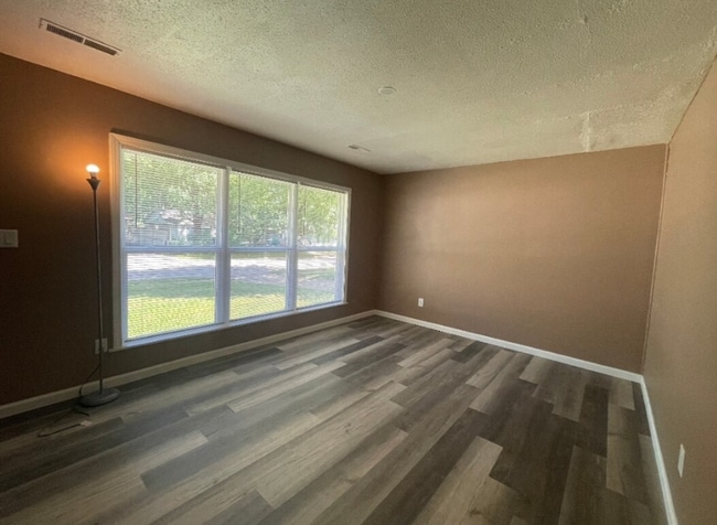 Photo - North End- 3 bed, 1 bath- A/O schools!