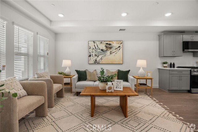 Building Photo - 2109 N White Ave Unit C Rental