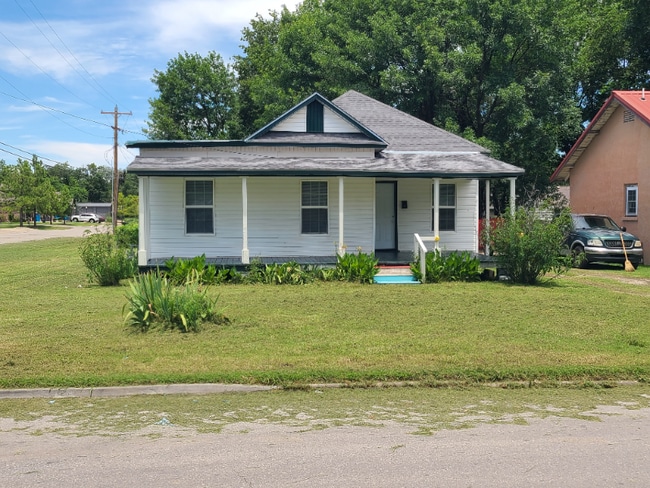 Photo - 101 E 2nd St Casa