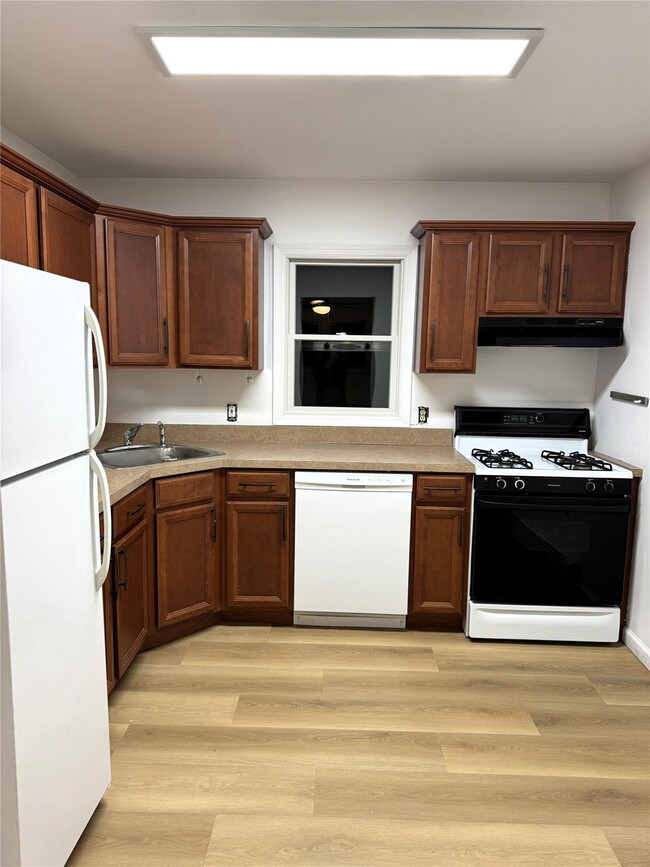 Photo - 542 E Pine St Apartment Unit Main