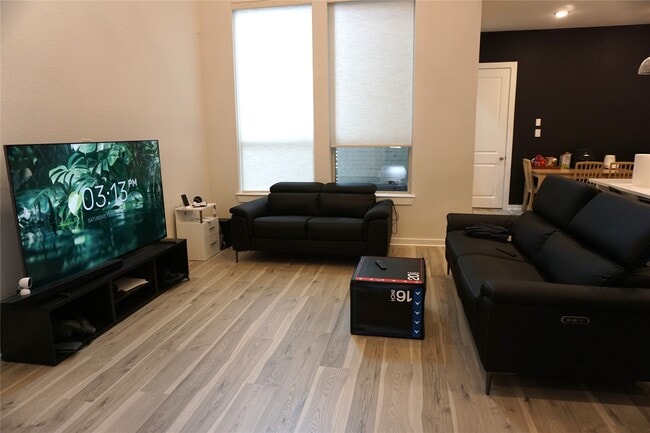 Photo - 16626 Lake Austin St