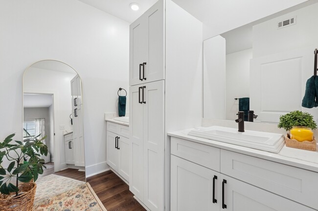 PGCV_AptModelWEB-17 - Pointe Grand Town Center