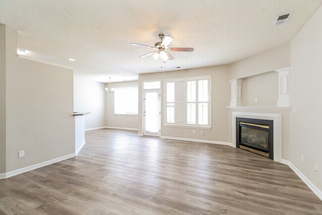 Photo - 5811 Briggs Dr