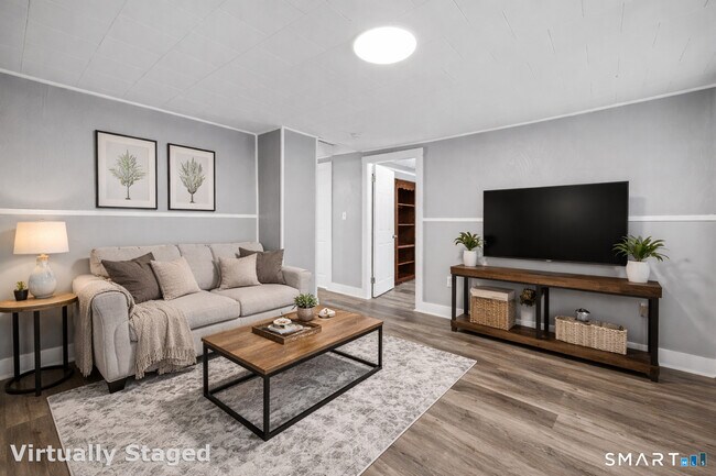 Building Photo - 62 Edgewood Rd