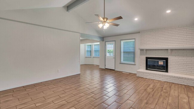 Photo - 3 Bed | 2 Bath in Broken Arrow!