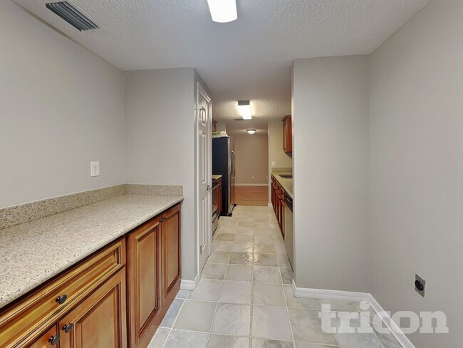 Photo - 18307 Oakdale Rd