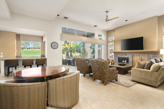 Photo - 293 Desert Holly Dr