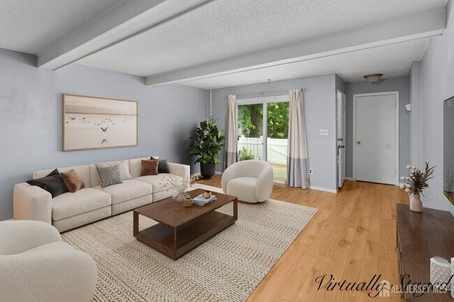 Photo - 3 Foxtail Ln