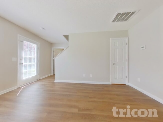 Photo - 2048 Lake Carolina Dr