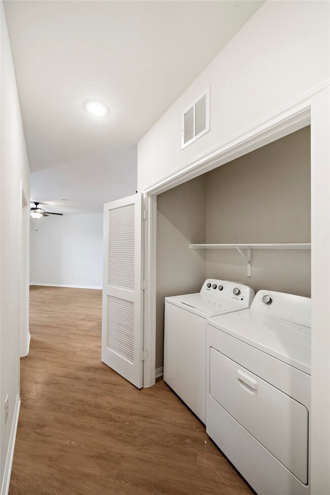 Building Photo - 17000 Bissonnet St Unit 1114