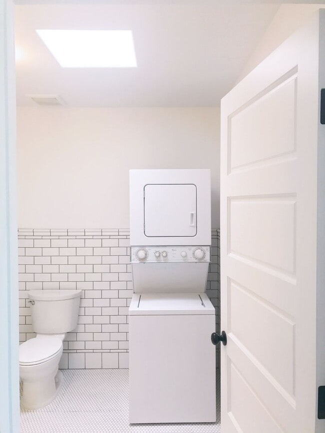 Photo - 2191 El Sereno Ave Unidad Apt #11