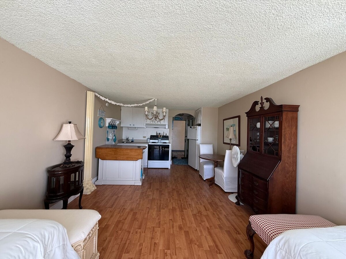 Photo - Makaha Surfside