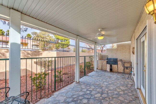 Photo - 5920 Greenery View Ln