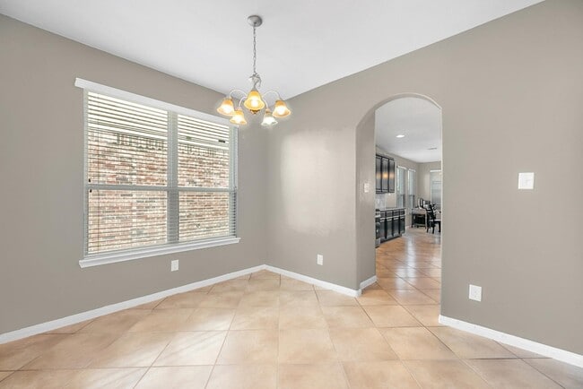 Photo - 1302 S Maple Dr