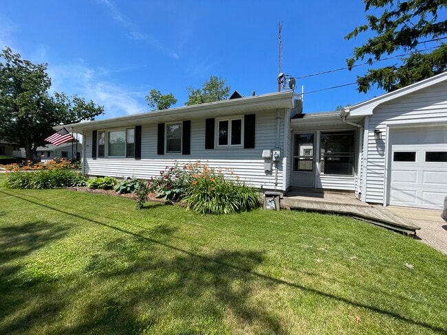 Photo - 1704 pixley avenue