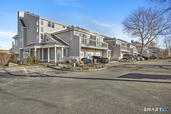 Building Photo - 101 Breakers Ln Unit 101