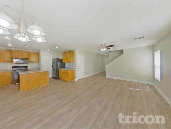 Photo - 1251 Golden Apple St