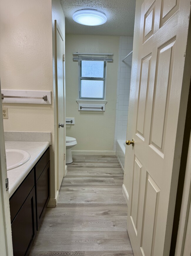 Photo - 1333 E 22nd St