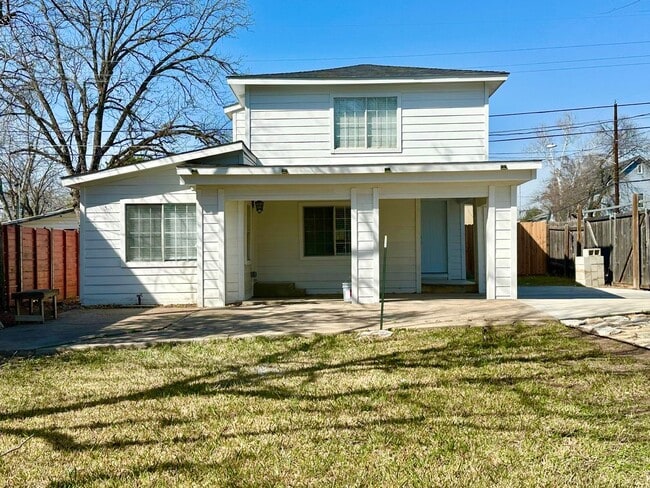 Photo - 3024 E 12th St