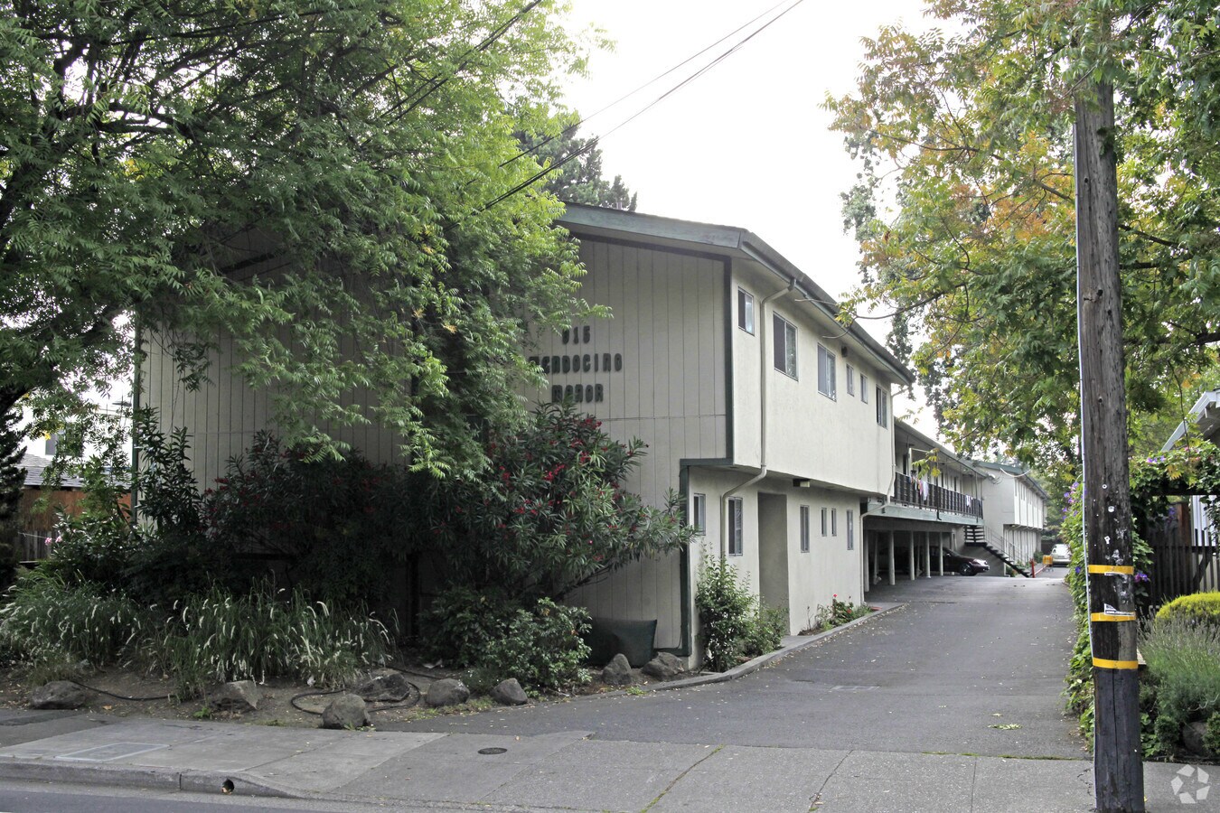Photo - Mendocino Manor Apartments