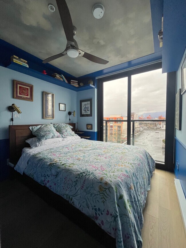 Photo - 239 Keefer St