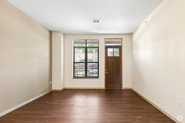 2 habitaciones, 2 baños - 1098 pies cuadrados - Sala de estar